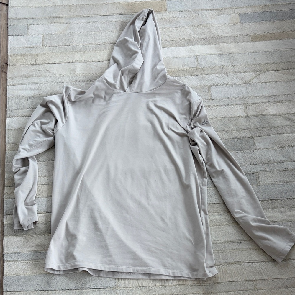 ALO Yoga Conquer Reform Long Sleeve with Hoodie- Bone Size L LIKE NEW